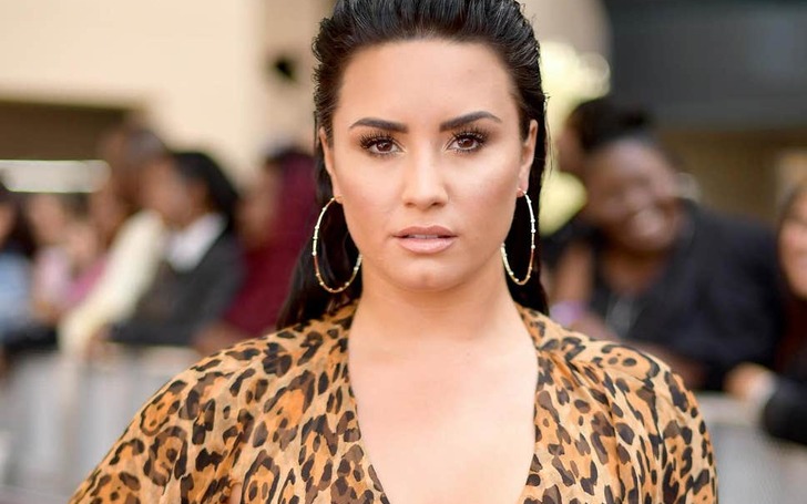 Demi Lovato Hailed 'Natural Beauty' After Posing Makeup-Free